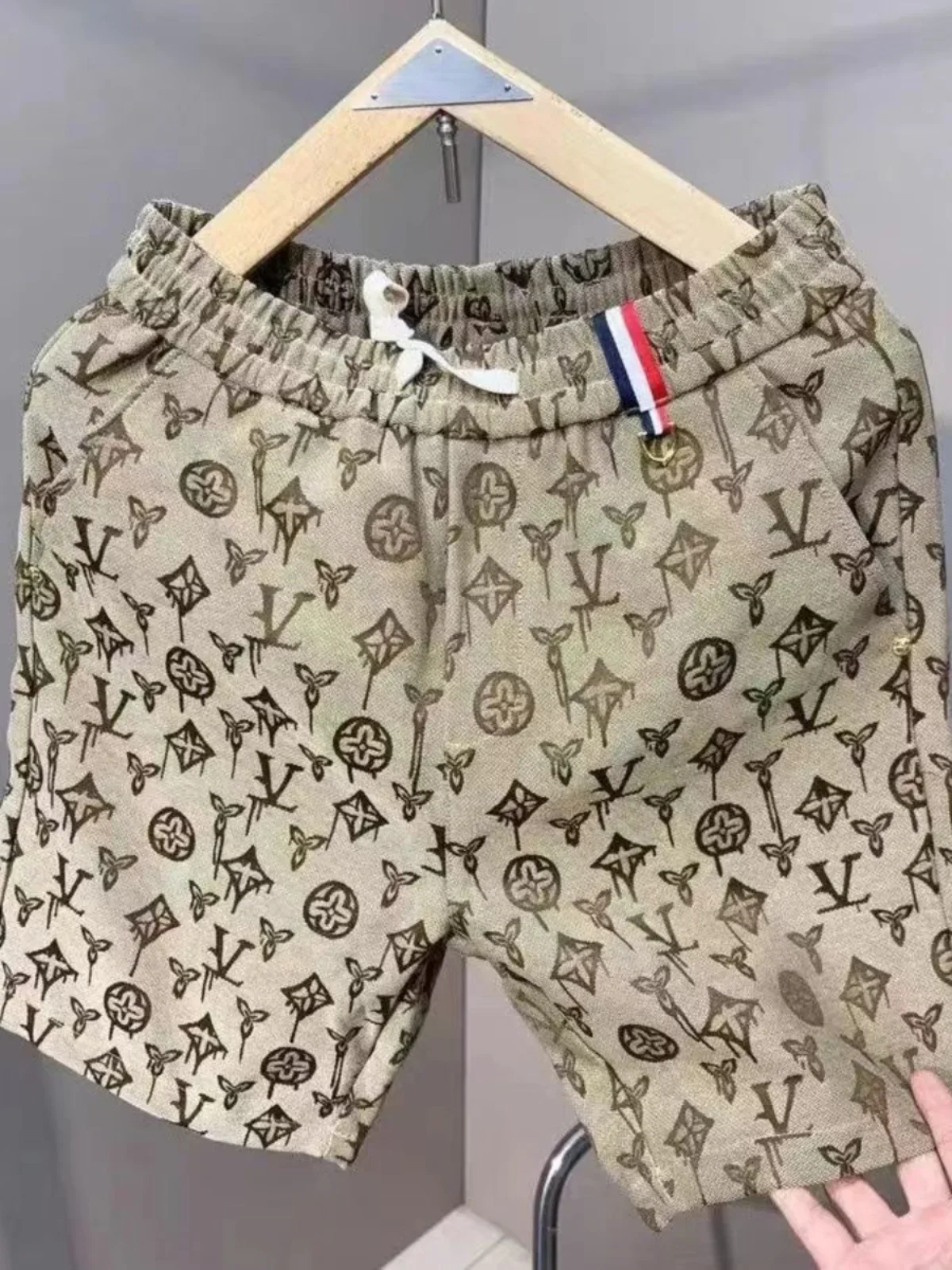 2025 Fashion leisure Station Jacquard Shorts Summer New Trend Brand Light Luxury High-end Sports Fashion Trend Beach Pants