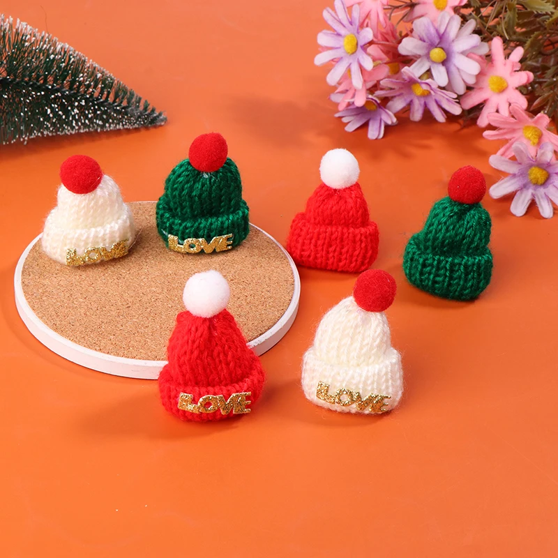 10 Stück Mini-Weihnachtsstrickmütze, Weihnachtsdekoration, Urlaub, handgefertigt, DIY-Anhänger