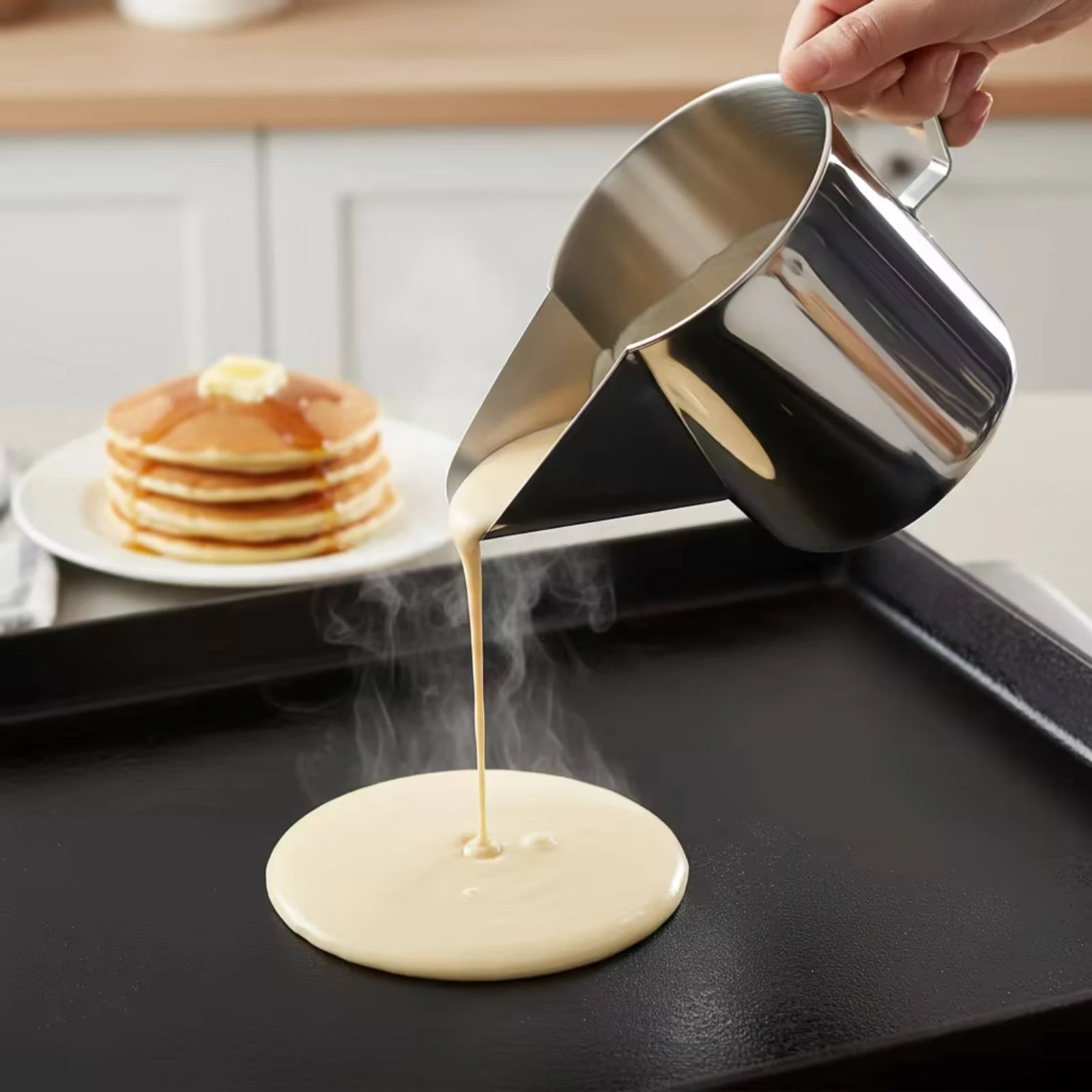 Cake Batter Pitcher Metal Batter Dispenser Pitcher with Pointed Spout Controlled Accurate for Bakers, Baking, Kitchen