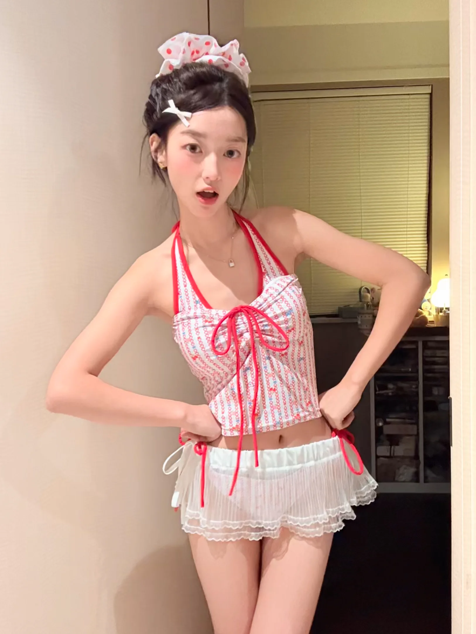 

Сексуальное бикини с бантом и декоративной завязкой, раздельный купальник для девочек, короткая юбка, для горячих источников, спа, курортного отдыха