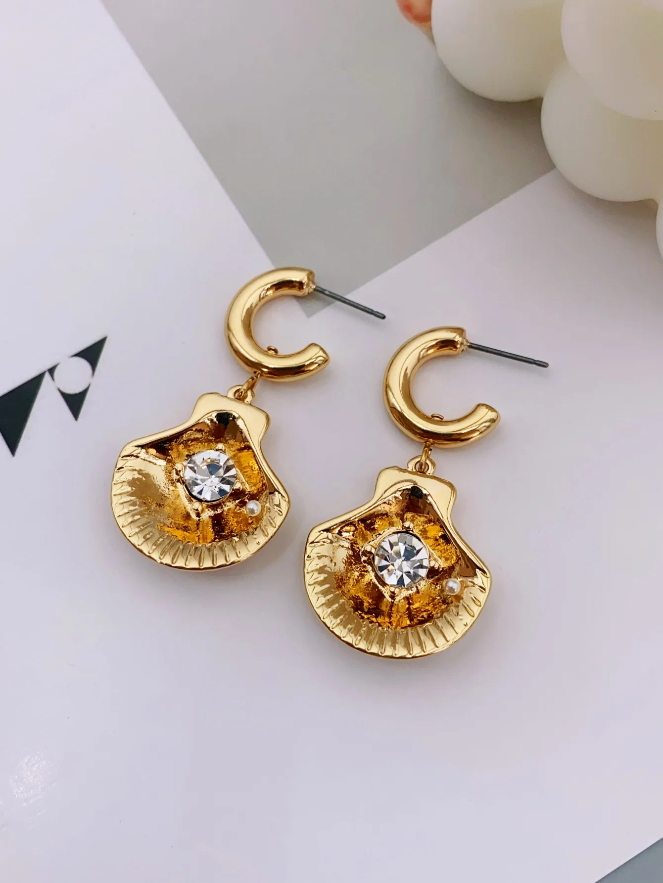 Stylish Ocean-themed Zinc Alloy Seashell Stud Earrings , Perfect for Women's Travel and Daily Wear earings for women image 3