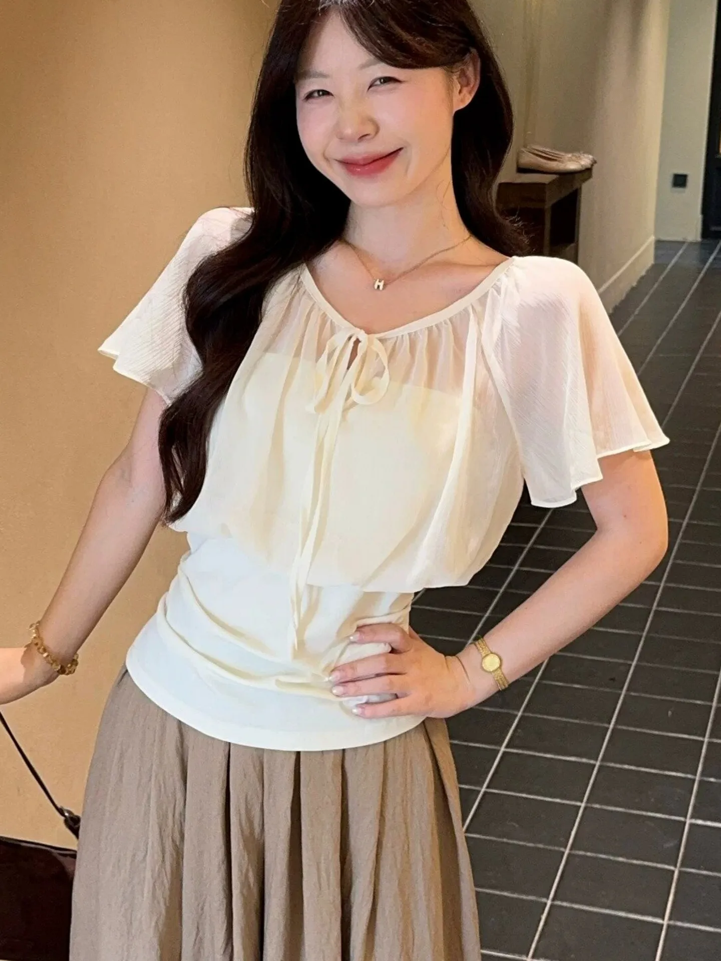 Korean Style V-Neck Short Sleeve T-Shirt Women's Summer Design Slimming Bell Sleeve Belted Top Breathable Skin-Friendly Casua...