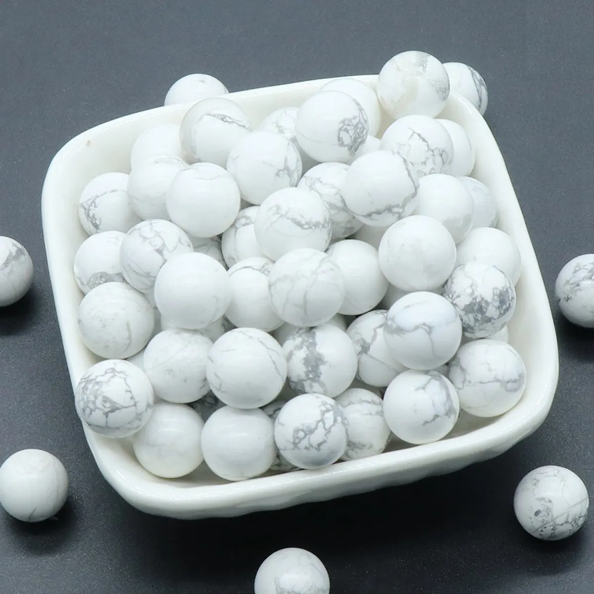 

16PCS 12MM Howlite Stress Relief Spheres & Balls Polished Meditation Balancing Home Decoration Crystal Beads