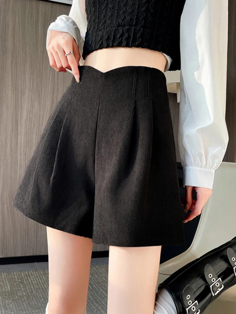 Pantalones cortos de pana Vintage para mujer, pantalones cortos de pierna ancha para oficina de otoño e invierno, pantalones cortos holgados Retro de cintura alta lisos y sencillos que combinan con todo, novedad