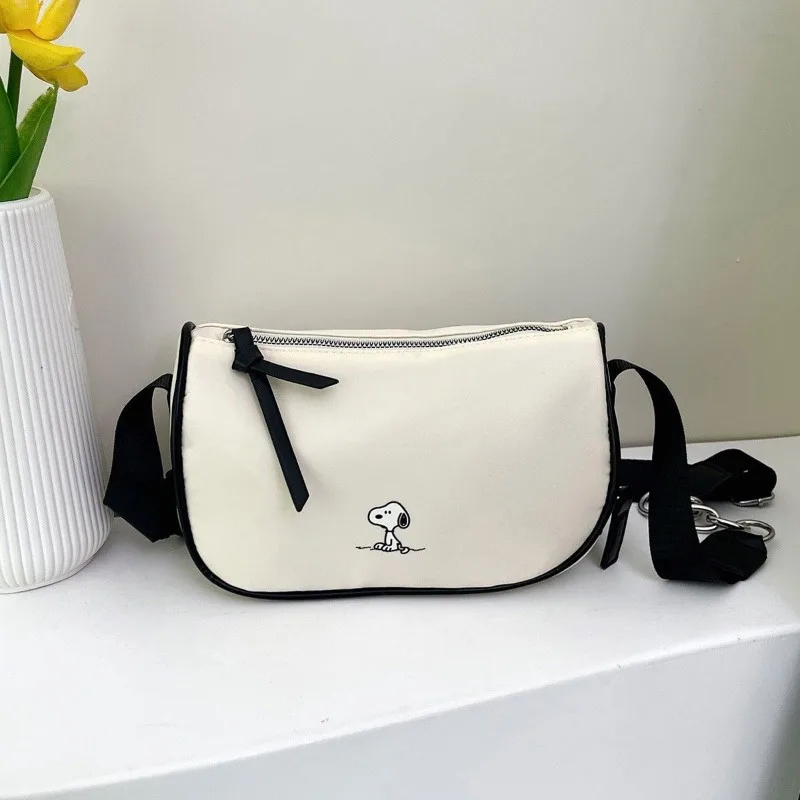 

2025 New Snoopy Shoulder Bag for Women Large Capacity Summer Nylon Lightweight Crossbody Storage Bag Cute Cartoon Backpack Gift