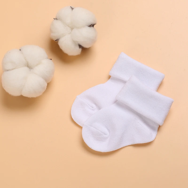 4 Paar süße Spitzen-Baumwoll-Babysocken für 0–1 Jahre alte Jungen und Mädchen, kurze Socken für Neugeborene, weiße Taufe – Detail 10