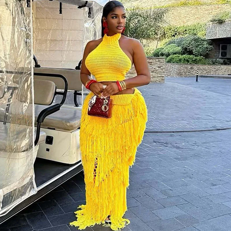 

Летний вязаный комплект Doyerl для женщин: топ-халтер с открытой спиной и длинная юбка с бахромой, идеально подходящие для отпуска