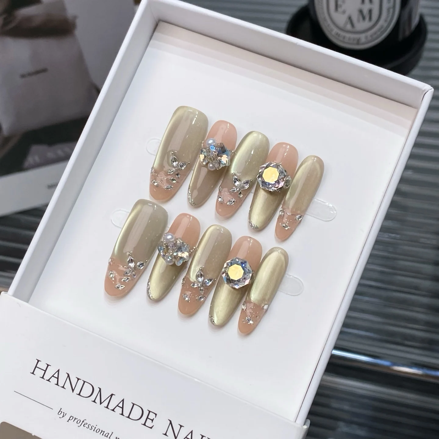 

10 шт., накладные ногти ручной работы с круглой головкой, накладные ногти с большим блестящим кристаллом, кошачий глаз, длинные розовые и зеленые овальные ногти