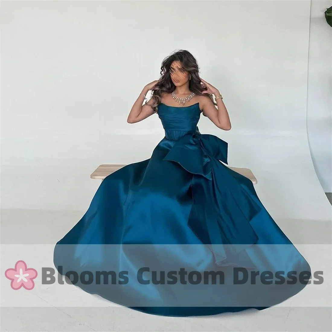 Blooms Customized Chic Blue Satin Strapless A-Line Prom Dresses Side Large Bow Evening Gown for Formal Occasion Party Gown