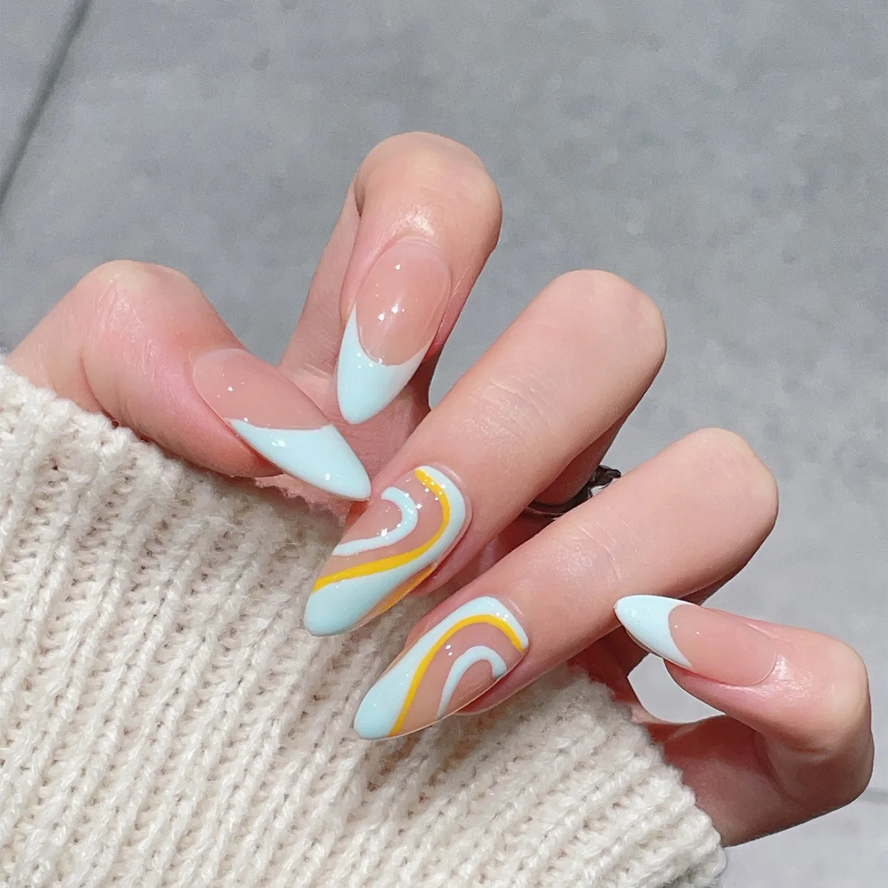 10pcs Middle Almond Handmade Press On Nails Kit, Sky Blue Nude Fake Nails, Gentle Sweet Wearable Nail Art, Color-Blocking Heart