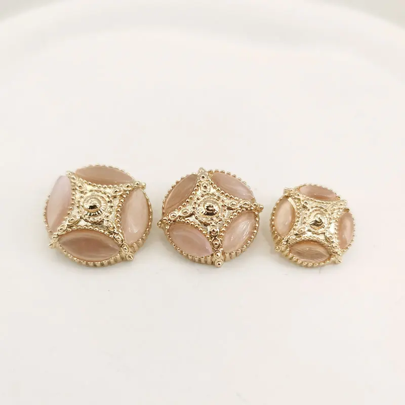 10 Stück 18/20,5/22,5 mm goldene Vintage-Metallknöpfe für Kleidung, Nähzubehör, Nähknöpfe, Manteldekorationen, DIY-Näharbeiten – Detail 1