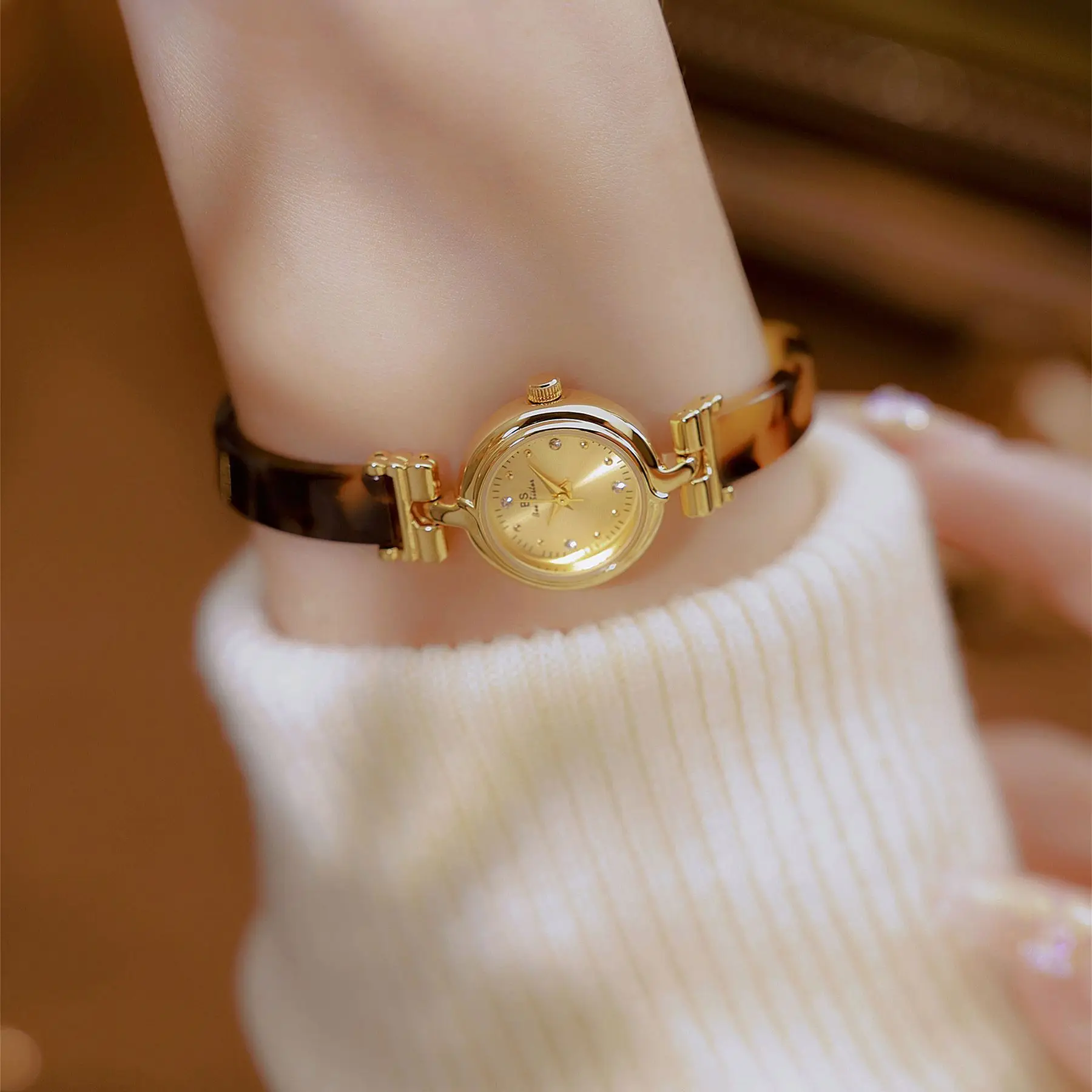 Женские часы, французские элитные темпераментные часы Hawksbill Янтарь в стиле ретро, браслет-цепочка, водонепроницаемые женские модные кварцевые наручные часы