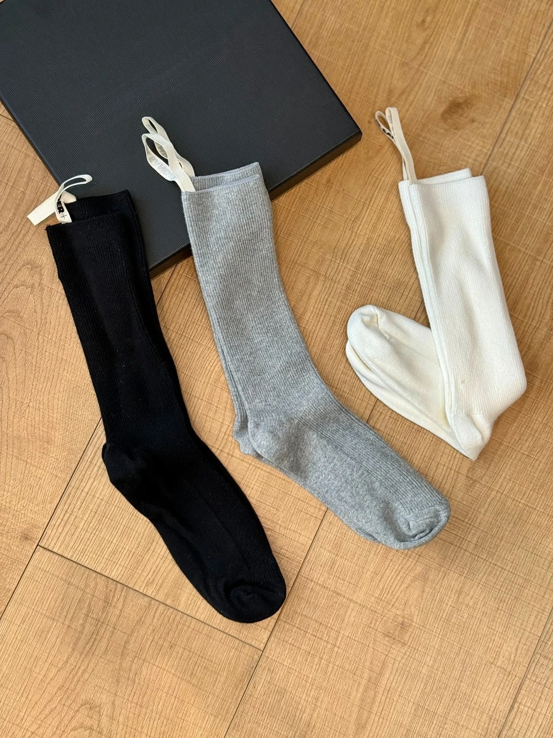 Минималистичные носки до середины икры из чистого хлопка. Женские дышащие и приятные для кожи однотонные носки из чистого хлопка на все сезоны.