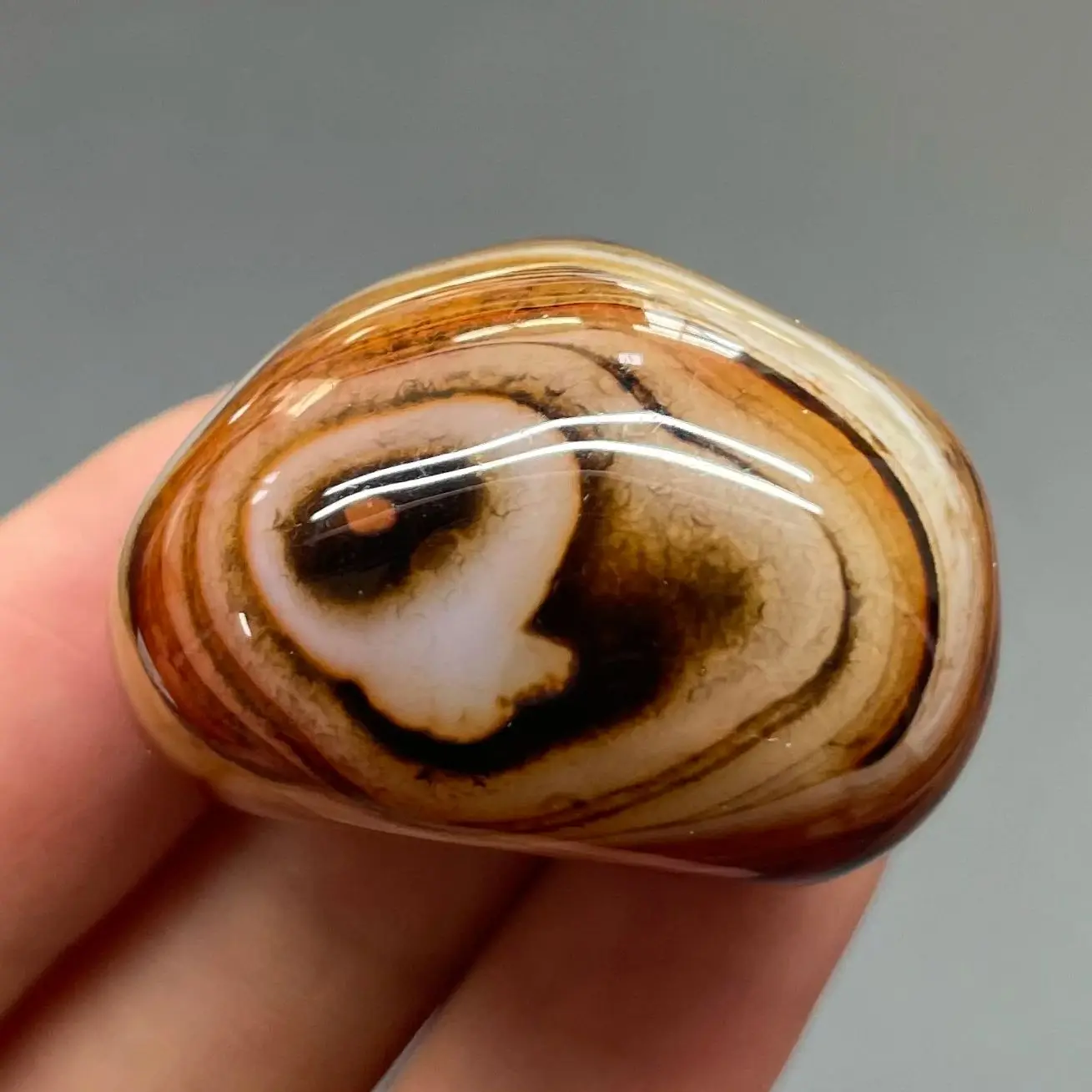 Natural Sardonyx Palm Polished Agate Palm Stone Reiki Healing Crystal Exquisite Room Decor