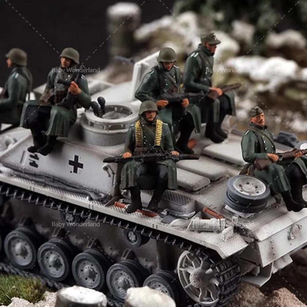 1/72 Figures German Army Snow Winter Car Carrying 6 Soldiers Set Model Creative Photography Scene Dolls Car Toys