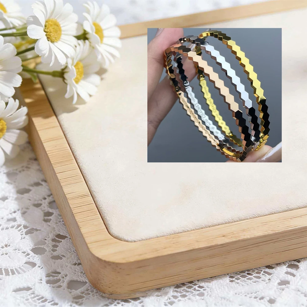 

2026 High-Quality Fashion Classic 925 Beauty Honeycomb Bracelet for Daily Wear