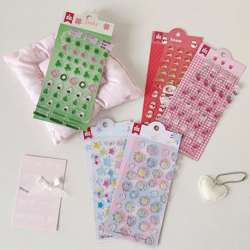 1 Arkusz Dekoracyjnych Naklejek Kreskówkowych Koniczyna Truskawka Płatek Śniegu Wodoodporne Naklejki 3D do Dziennika na Obudowy Telefonów DIY Materiały Rękodzielnicze
