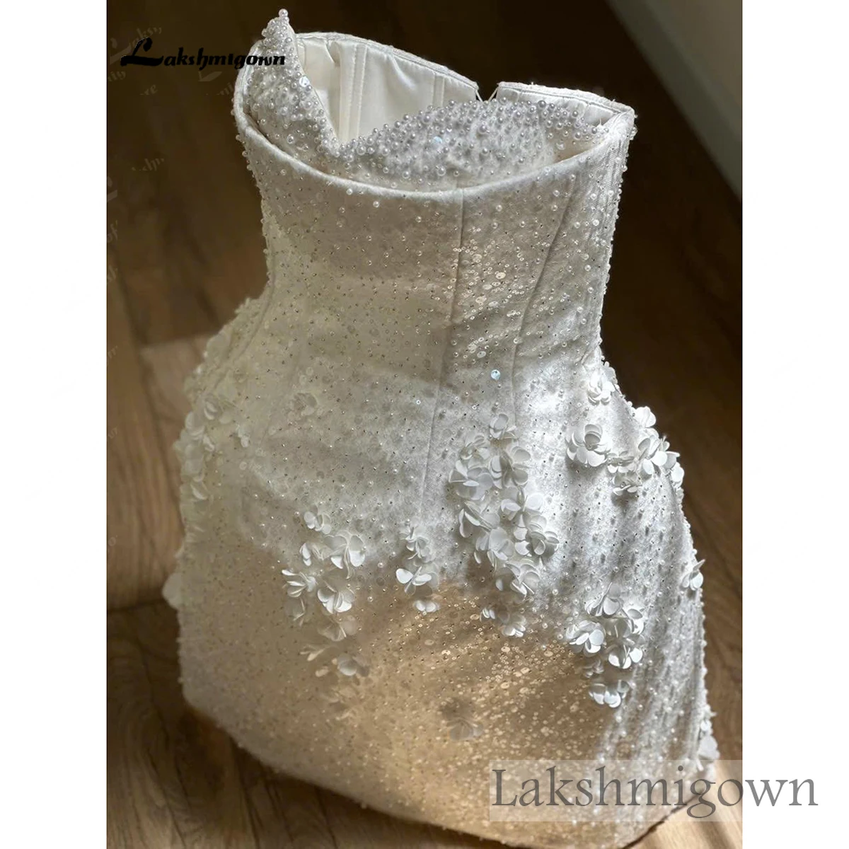 Lakshmigown Funkelndes Blumen-Mini-Hochzeitskleid Perlenkorsett Brautkleid 3D-Blumen-Empfangskleid Perlenbesetztes Braut-Minikleid Maßanfertigung – Detail 10