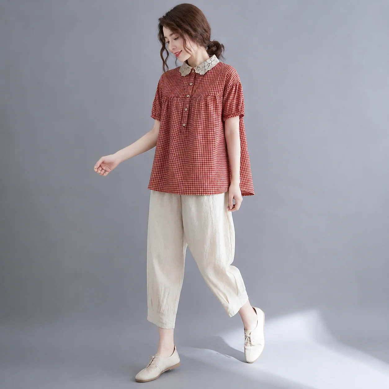 EOENKKY Women Plus Size Gingham Blouse Lace Peter Pan Collar Short Sleeve Loose Fit Babydoll Plaid Shirt Casual Summer Top L-3XL