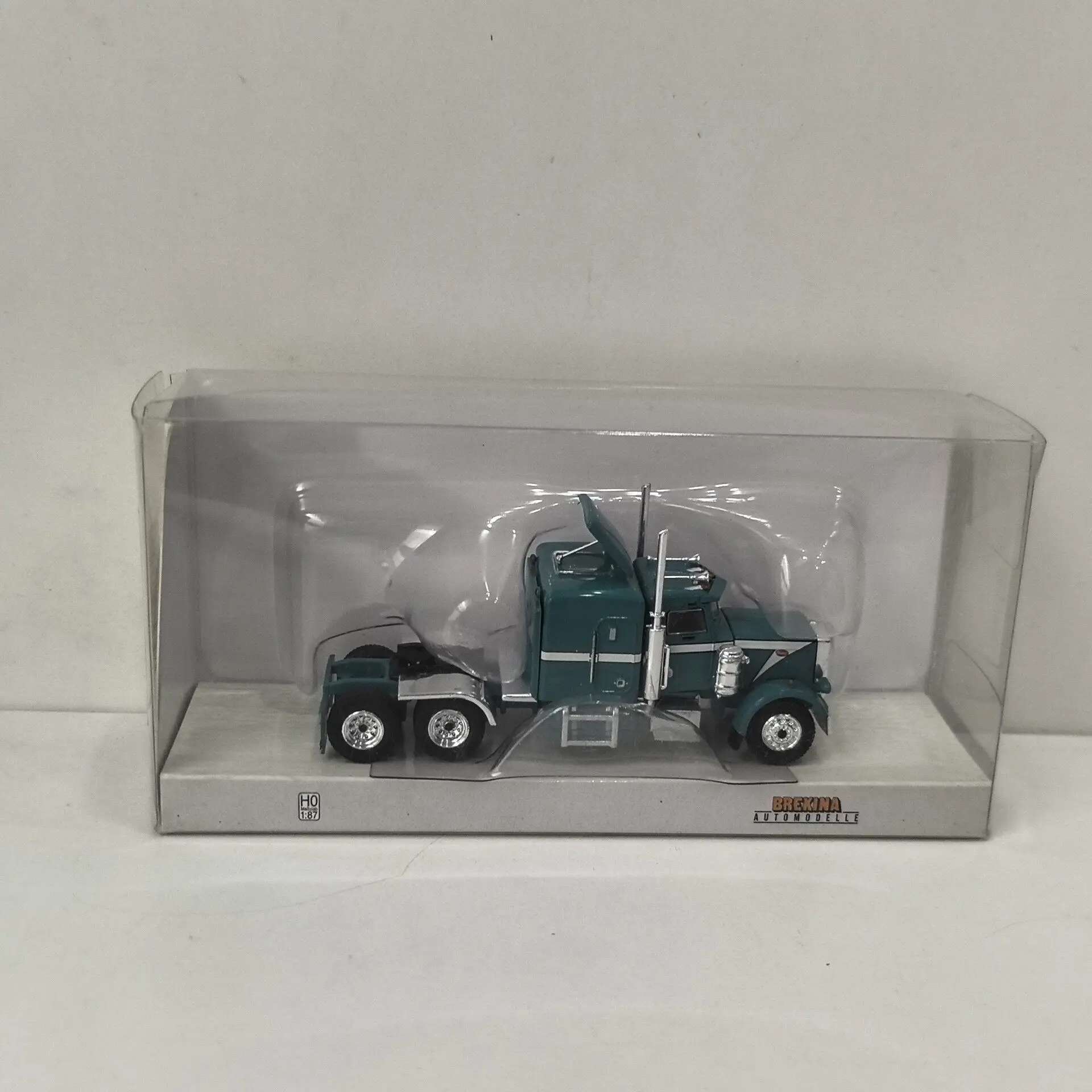 BREKINA HO, Modelo de Camión Tractor PETERBILT 359 a Escala 1/87, 13 Piezas de Plástico