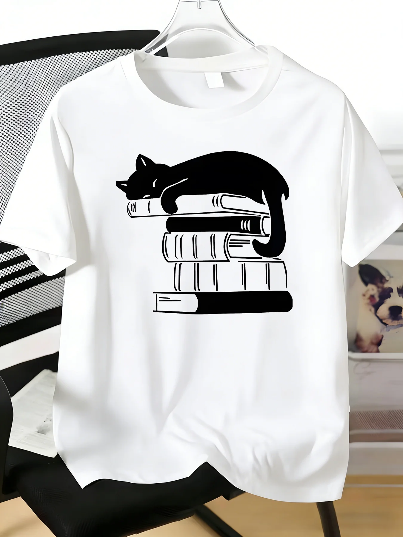 Minimalist Sleeping Cat On Stacked Books Graphic Mens Crew Neck Short Sleeve Soft Cotton Book Lover Male Summer Daily Casual Tee
