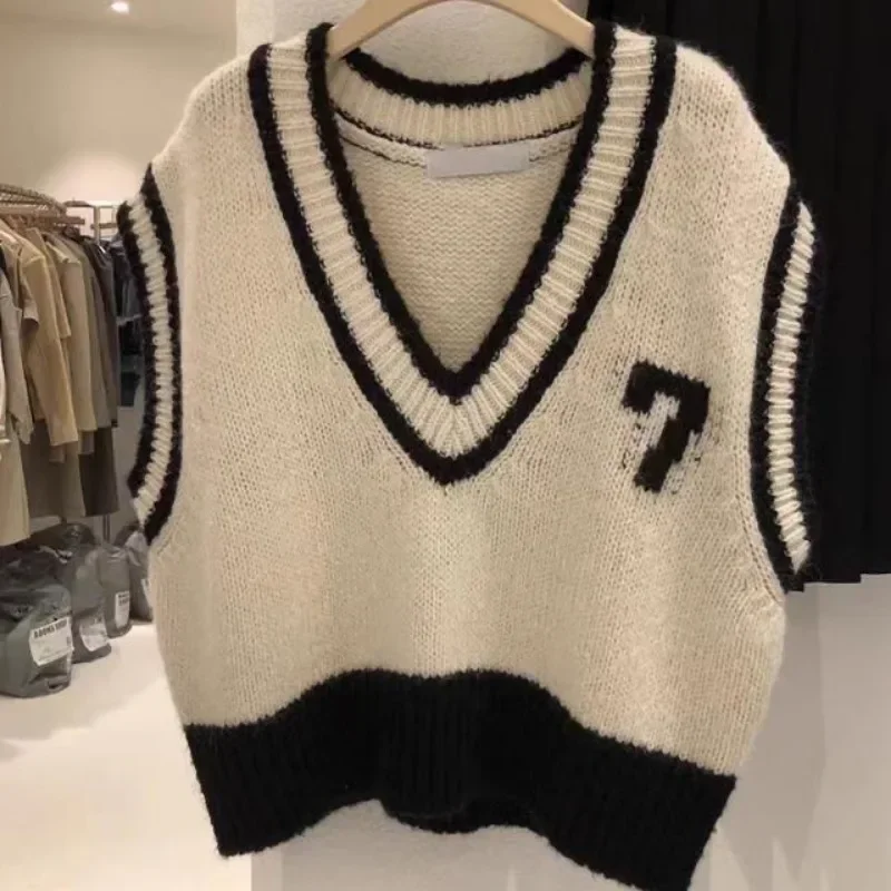 Gilet lavorato a maglia pullover senza maniche con lettera retrò coreana da donna 2025 Gilet maglione con scollo a V allentato autunno outwear