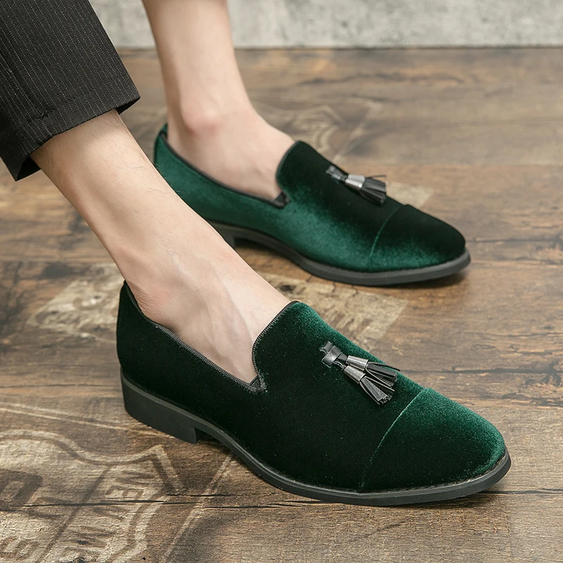 2023Men's Loafers Black Green Genuine Leather with Handmade Slip on Formal Dress Shoes Luxury Tassels Wedding Party Brogue Shoes