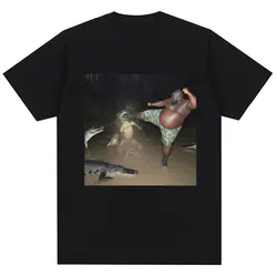 Funny Man Kick Alligator in Swamp Meme T-shirt Men Women Humor Vintage Short Sleeve Oversized Cotton Casual T-shirt Streetwear