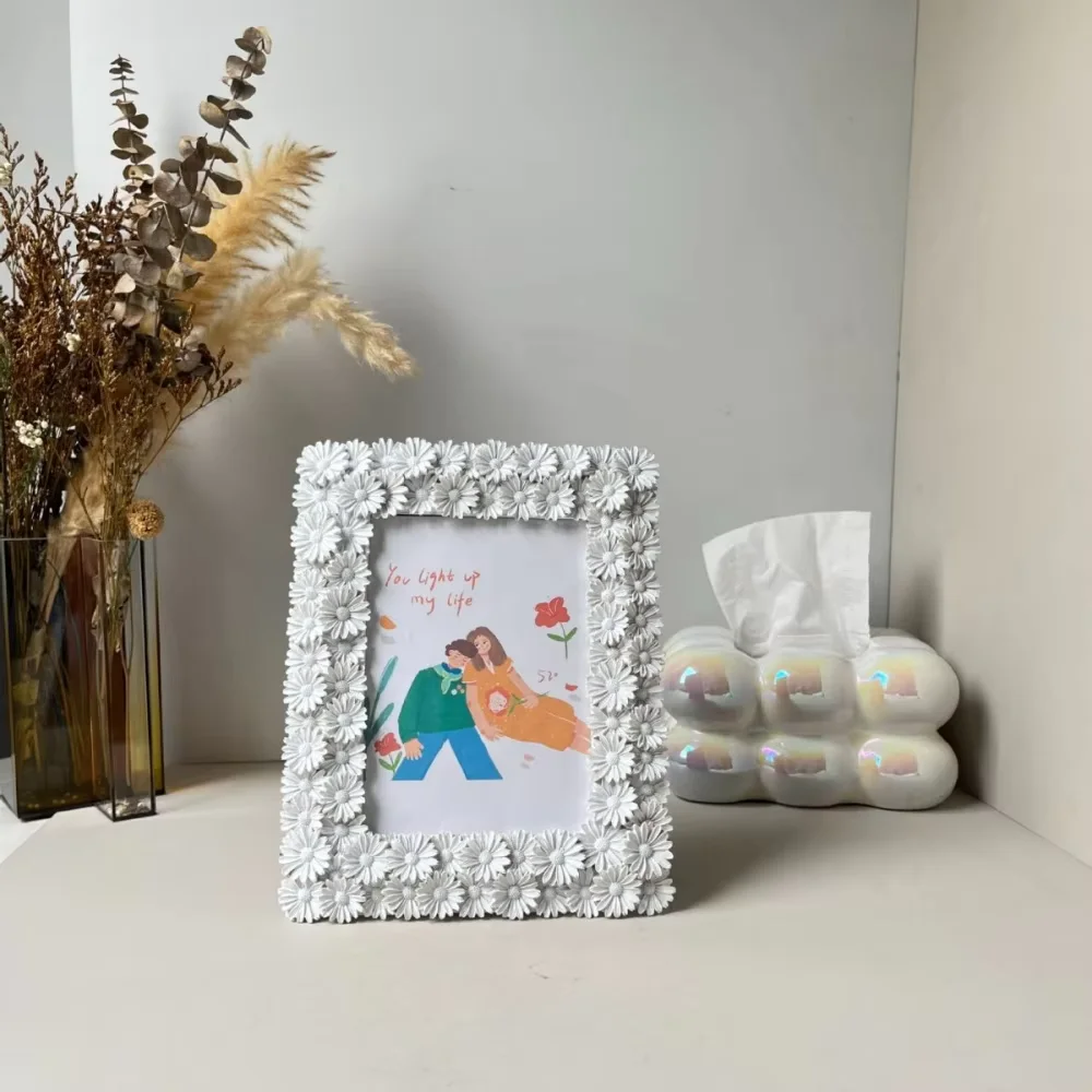 Desktop Decoration Home Ornament Double-layer Daisy Resin Photo Frame Yellow And White Two-tone Embossed Photo Frame