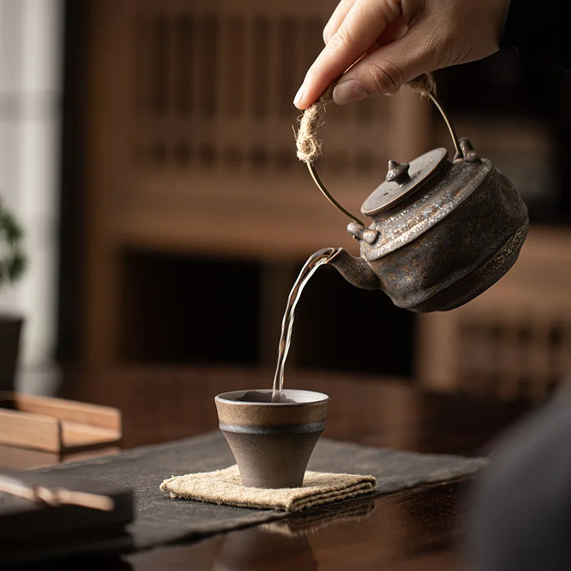 Japanese-style Gilt Iron Glaze Beam Pot Kiln-changed Retro Ceramic Kung Fu Teapot Ball Hole Filter Small Single Pot Tea Maker