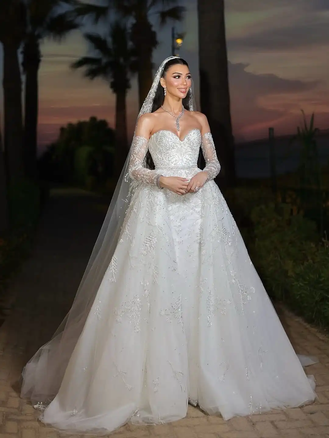 Ofherown A-Line  Beaded Wedding Dresses with Gloves Sweetheart Neck Bridal Gowns Detachable Train vestido de novia Customized