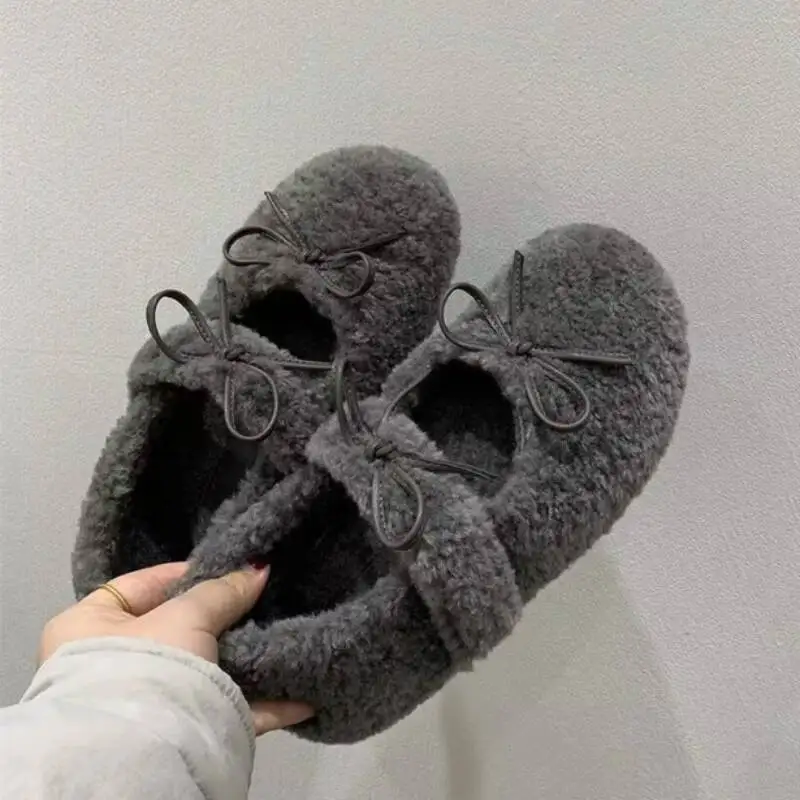 النساء الفراء الشقق أحذية القوس الجلد المدبوغ عارضة جديدة المتسكعون موضة الاتجاه الشتاء قصيرة أفخم أحذية مشي امرأة أحذية رياضية Zapatos