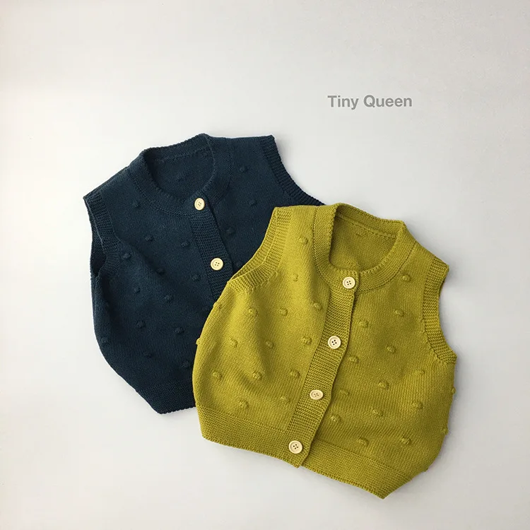 

2025 Solid color vests for men and women, spring and autumn vests, sleeveless solid color polka dot sweaters, knitted garments