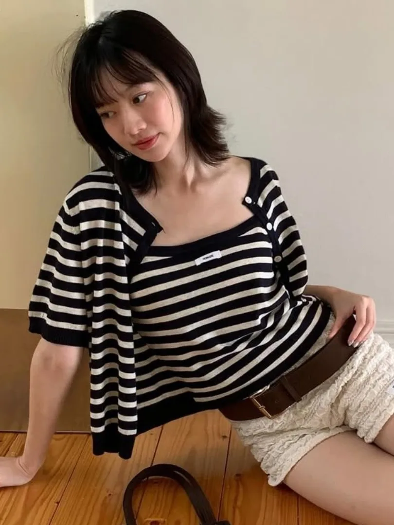 

Корейский ретро-полосатый ор открытый кардиган + майка, женский весенне-летний комплект одежды из полиэфирного волокна, яркие зубчатые детали