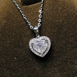Exquisite Silver Color Love Heart Pendant Necklace for Women Shiny Cubic Zirconia Crystal Necklace Valentines Day Gift