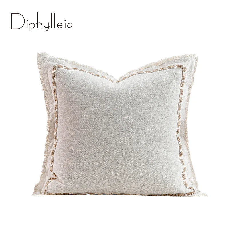 Textured Throw Natural - ปลอกหมอนอิงดีไซน์โดดเด่น แรงบันดาลใจจากความงามแบบดิฟิลเลีย ผ้าลินินเนื้อสัมผัสธรรมชาติ พร้อมขอบผ้าแบบชนบท