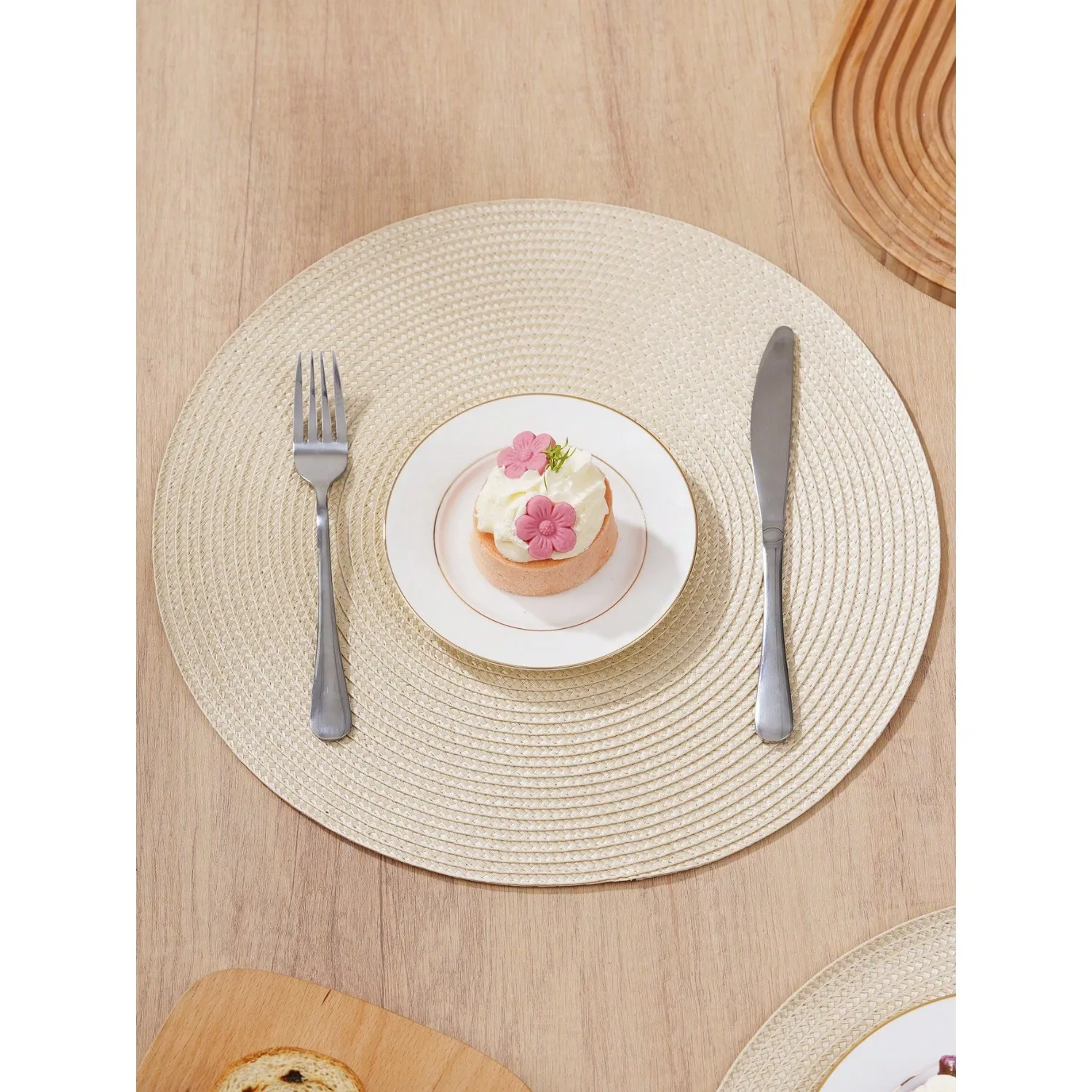 

1pc/4pcs/6pcs 15-Inch Round Woven PP Placemats, Washable Non-Slip Flat Table Mats Coasters, Suitable For Home Dining Table Decor, Spring Outdoor Party Holiday Gifts, Christmas Decorations