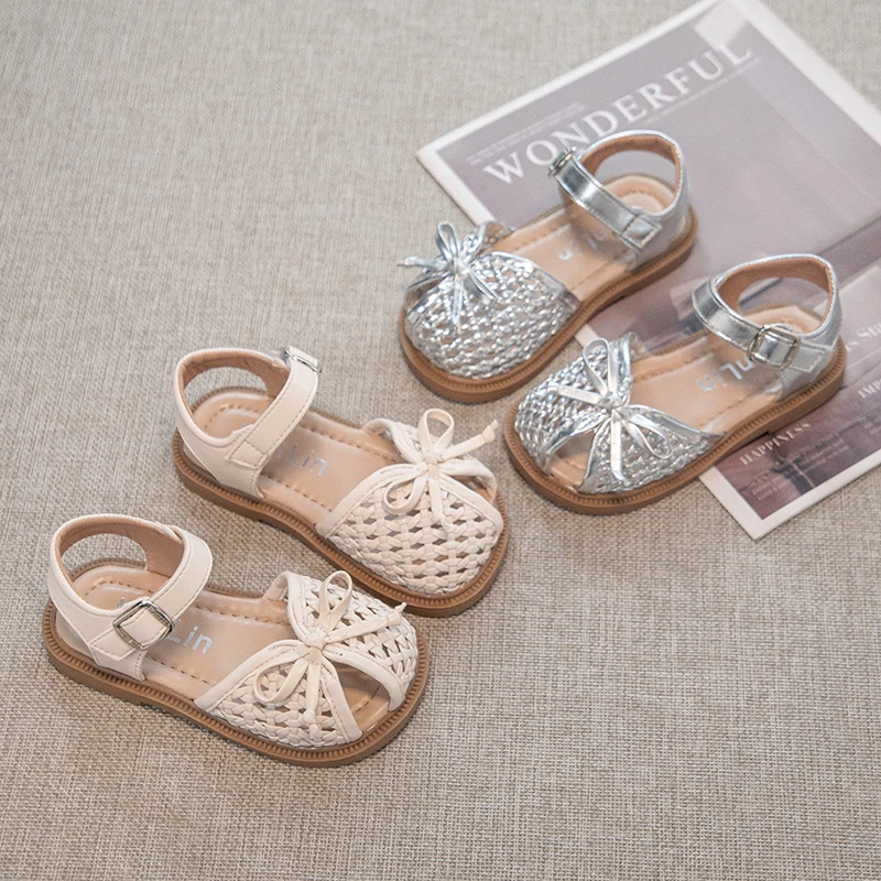 Girls Weave Closed Toe Sandals with Bow Decor Non-slip Soft Sole Kids Princess Sandals Hollow Out Children Summer Beach Shoes