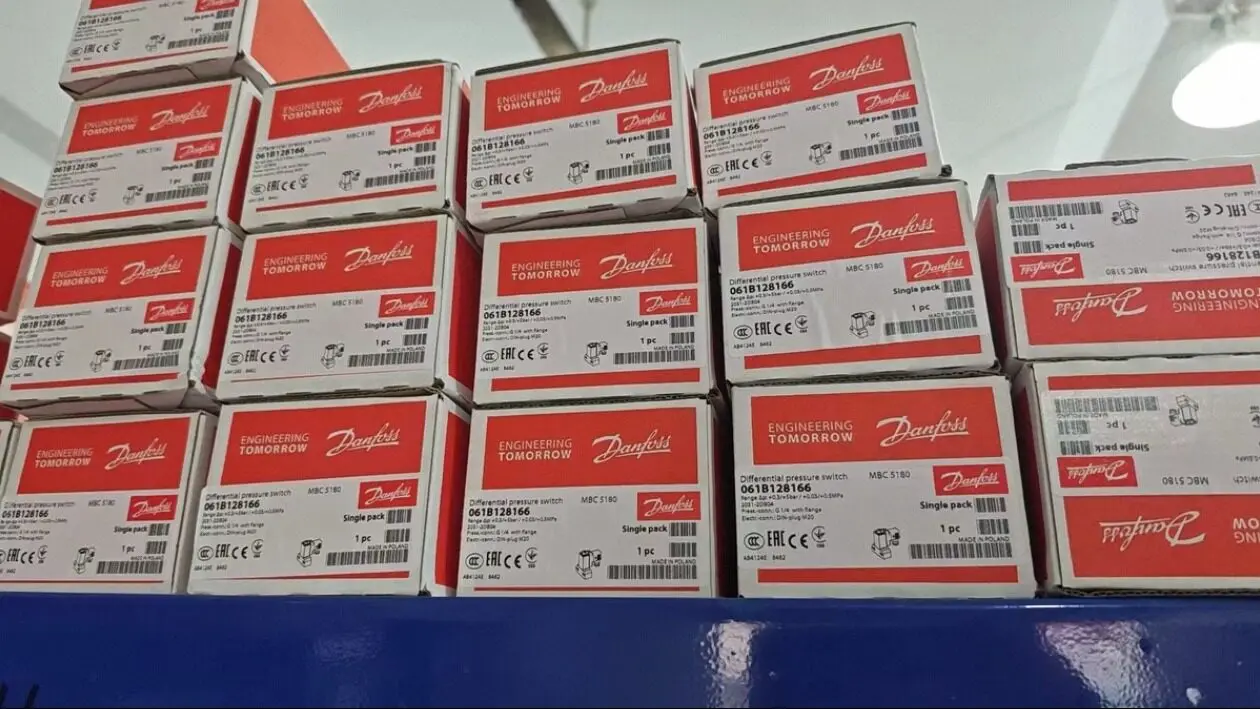 

Model 061B128166 New Danfoss Pressure Switchin stock