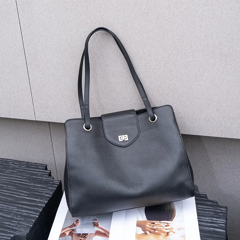 Women's Handheld Armpit Bag with High-End Feel Cowhide Leather Large Capacity Single Shoulder Tote for Work And Commuting