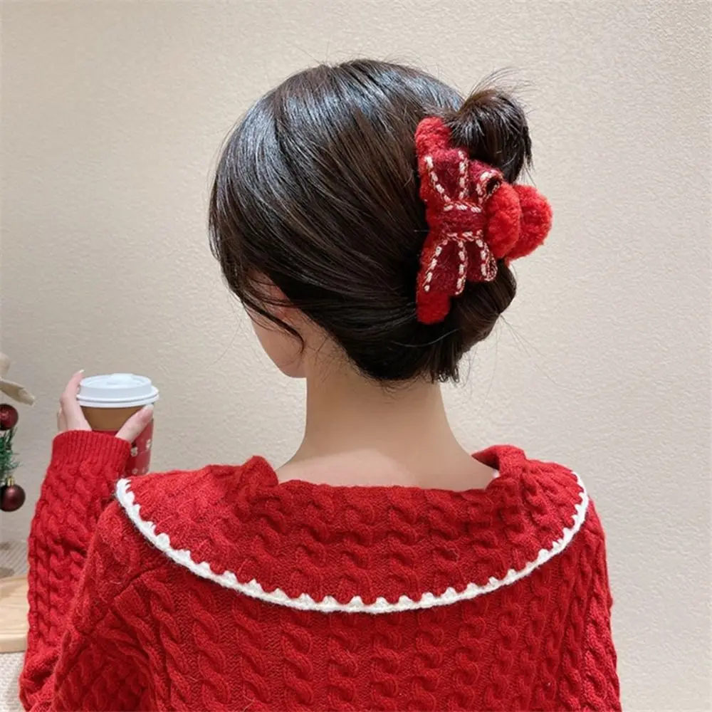 

Unique Lamb Wool Christmas Plush Hair Claw Barrettes Korean Style Bow Hair Clip Hairpin Hair Accessories Shark Grab Clip Girls