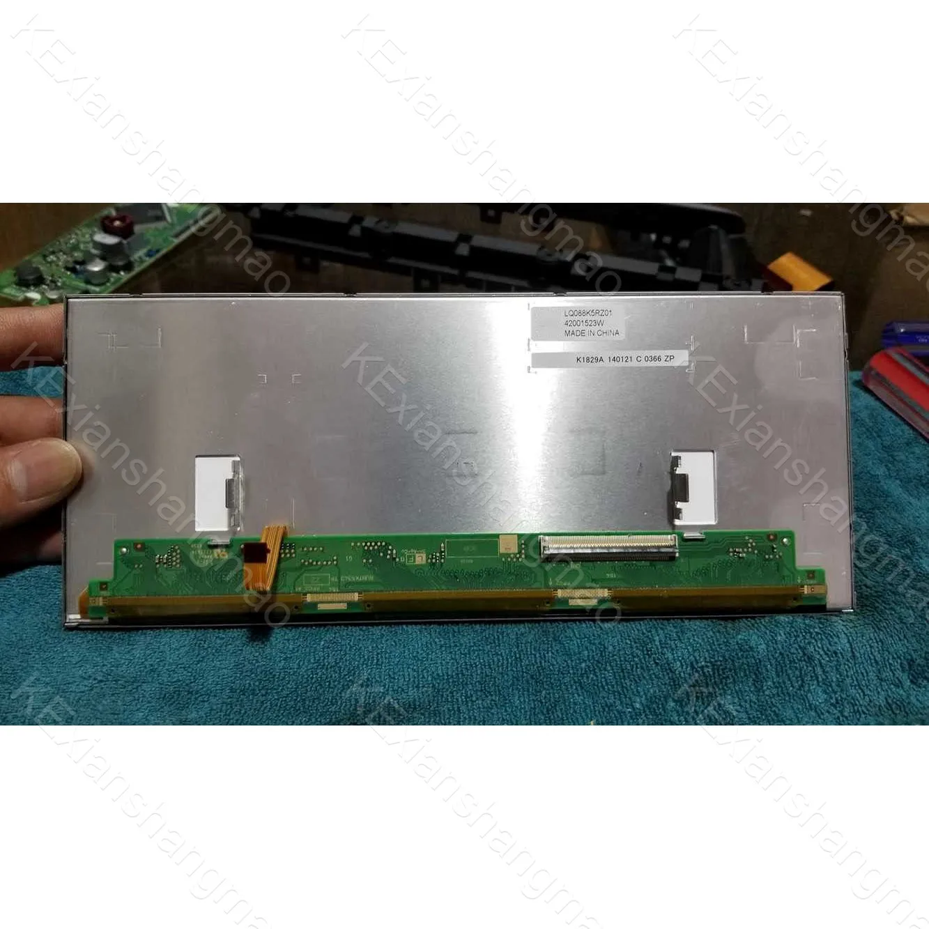 

Экран центрального управления BMW LQ088K1RZ05