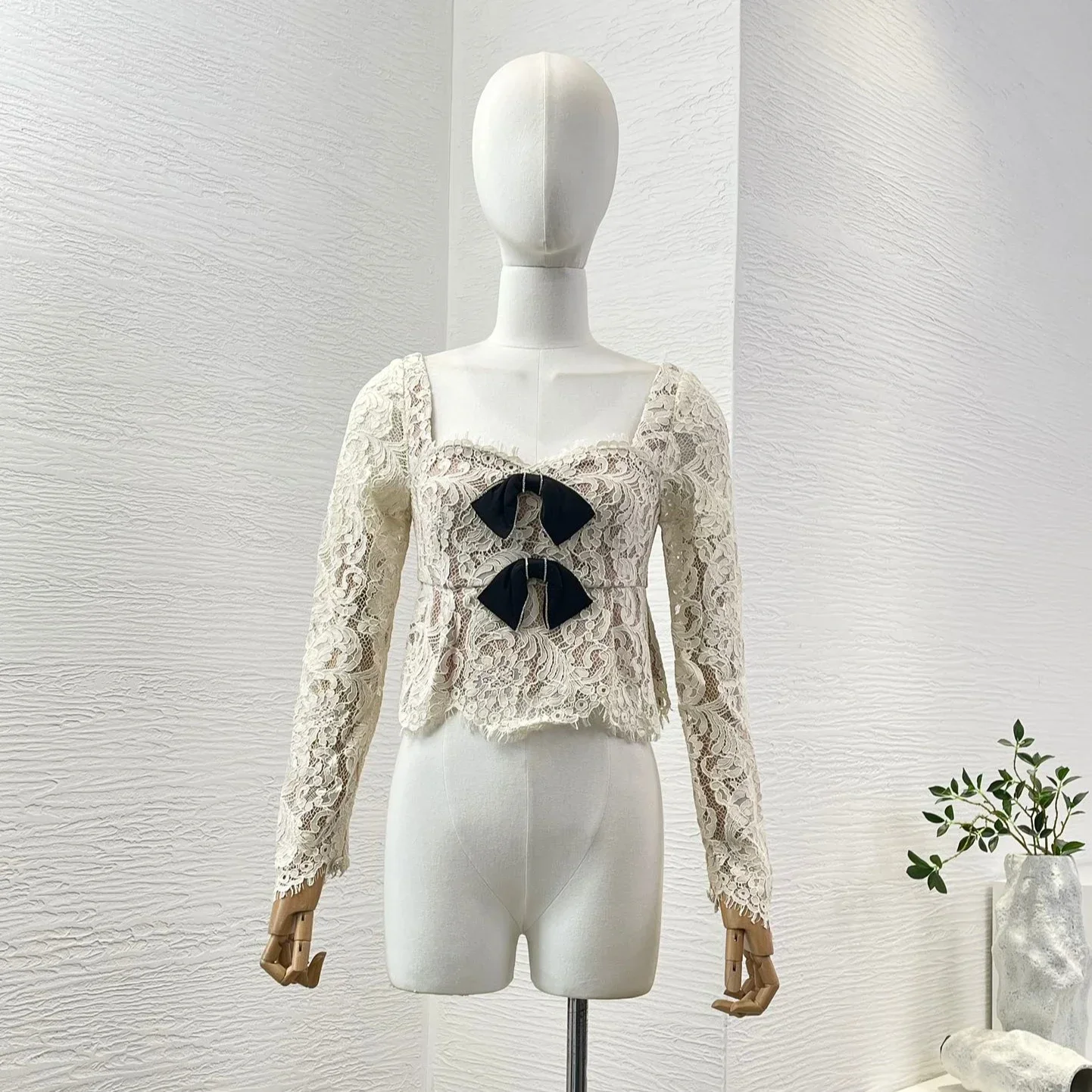 2024 Women White Long Sleeve Lace Patchwork Bow Square Collar Blouse Tops Back Zipper Closure