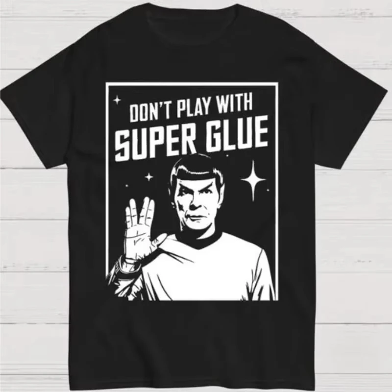 2026  Vintage Sci Fi Meme Print T-shirt Men Space Character Hand Gesture Graphic Loose Cotton Casual Short Sleeve Tee