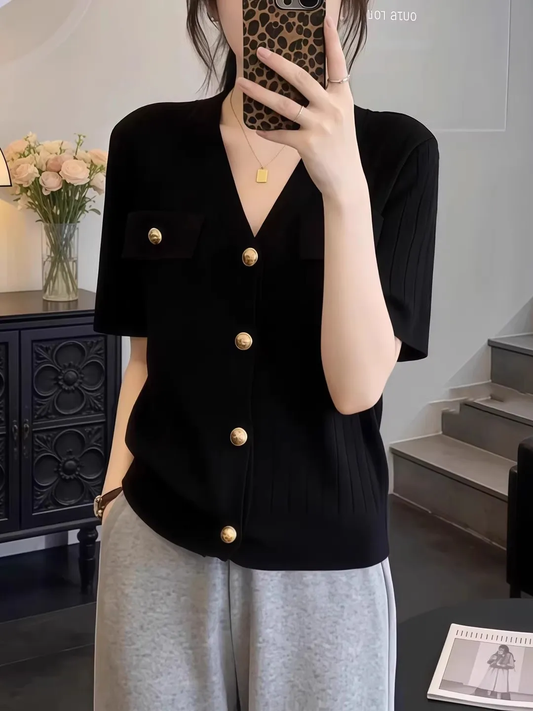 

Black Ice Silk V-Neck Short Sleeve Knitted Top Women's Summer Loose Fashionable Large Size Casual Shirt Korean Style