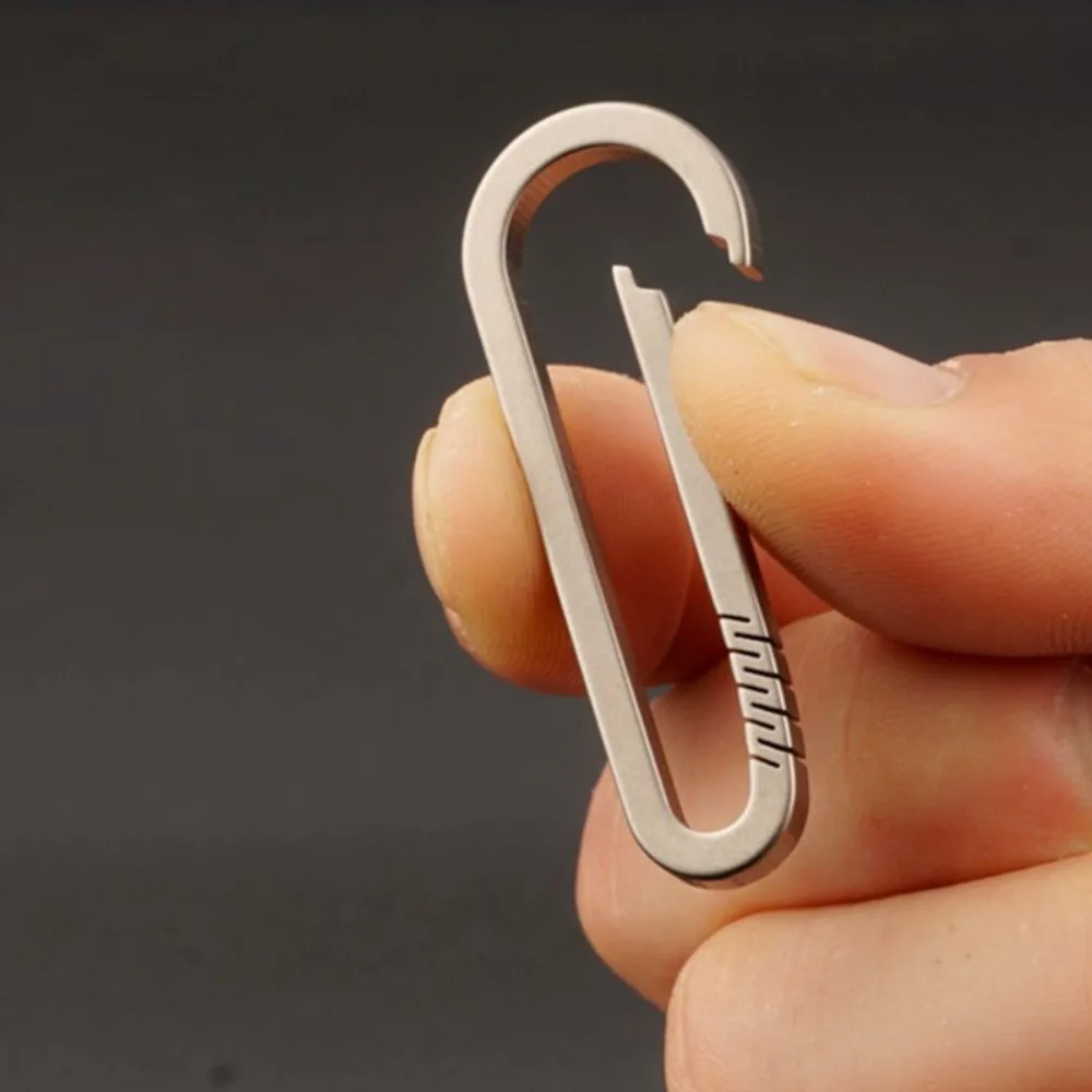 1PCS Multifunctional Titanium Alloy Metal Keychain Quick Release Carabiner Buckle Bottle Opener Car Accessories Waist Keyring