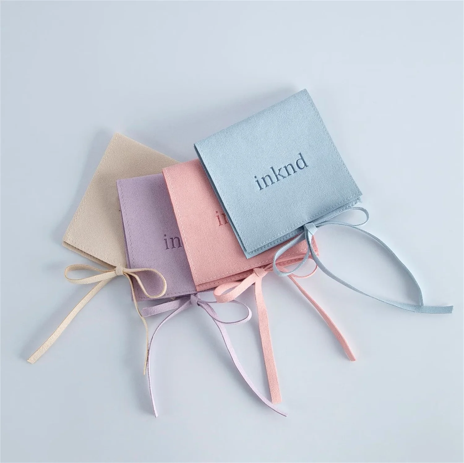 

50pcs custom jewelry packaging pouch custom logo envelope bags with flap microfiber ring pouch embossing logo multicolor bags