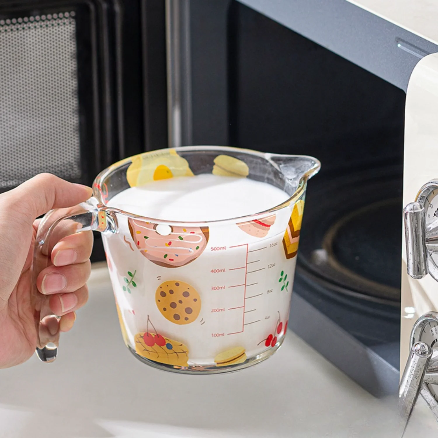 Charming Large Glass Measuring Cup - Heat-Resistant & Microwave Safe, Ideal for Baking and Kitchen Use Measuring cups for baking