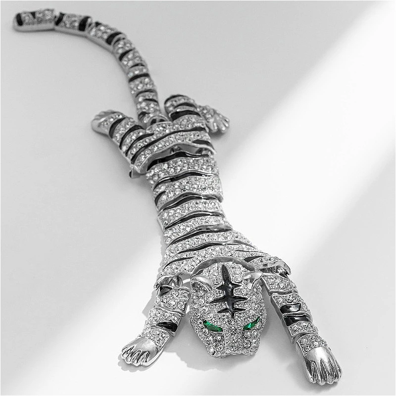 

Великолепная металлическая брошь в стиле панк с изображением тигра, инкрустированная разноцветными стразами, для женщин, для ношения на вечеринке, модный ювелирный подарок