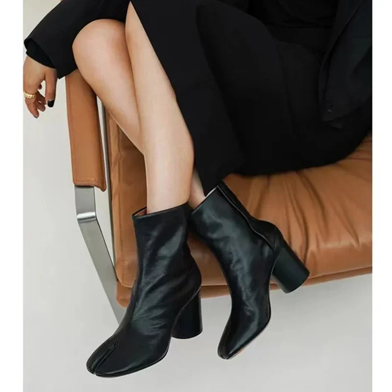 2024 الخريف الشتاء الجلود الناعمة سبليت تو تابي النساء حذاء من الجلد موضة سميكة عالية الكعب أحذية مكتنزة Ins نمط الجوارب القصيرة #6